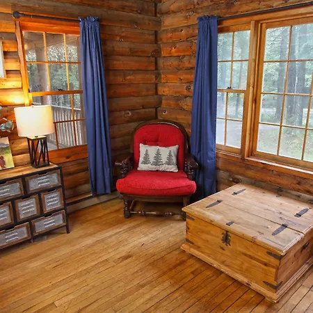 Cozy Log Cabin - Dog Friendly Halifax Exterior photo