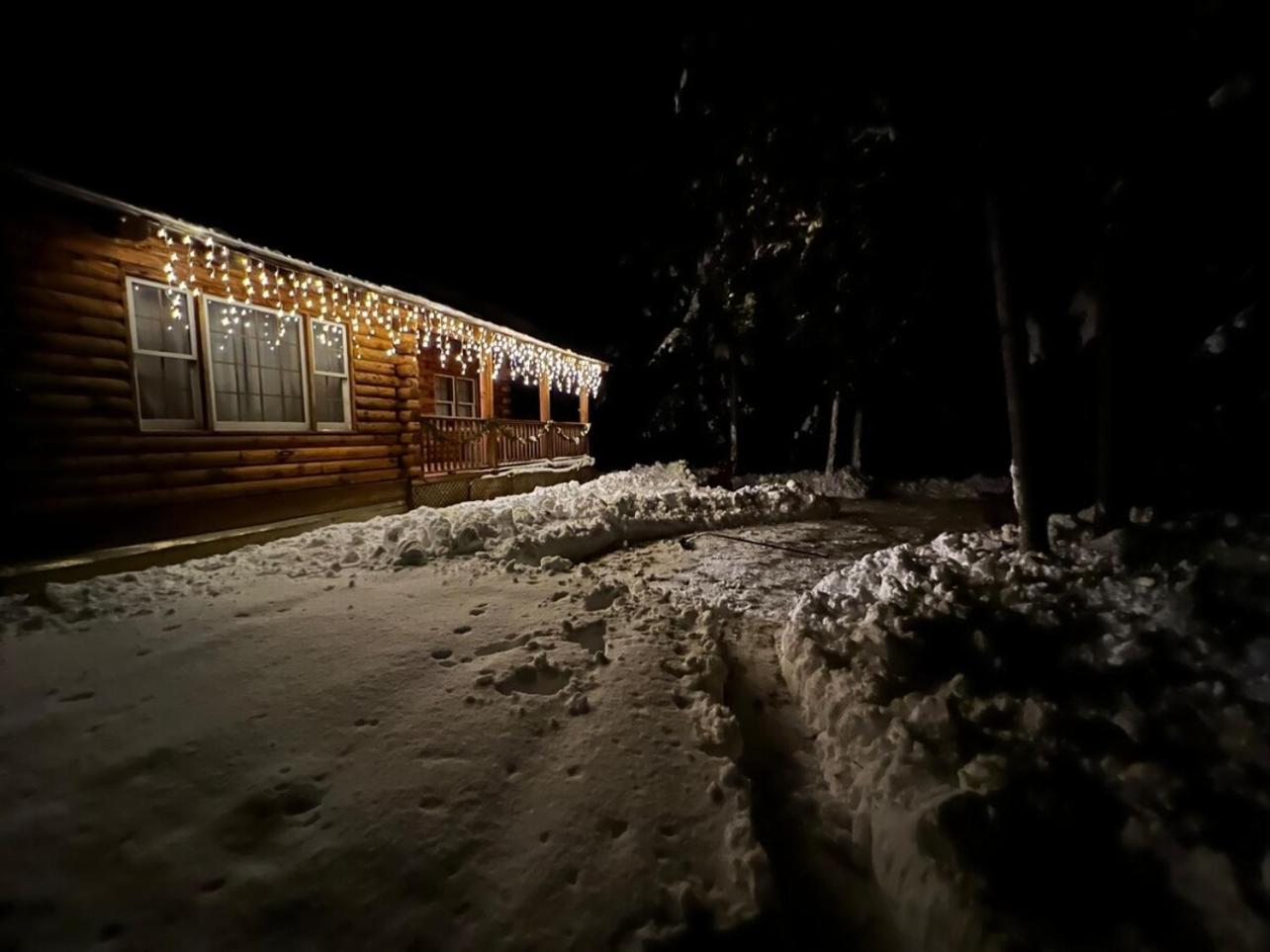 Cozy Log - Dog Friendly *