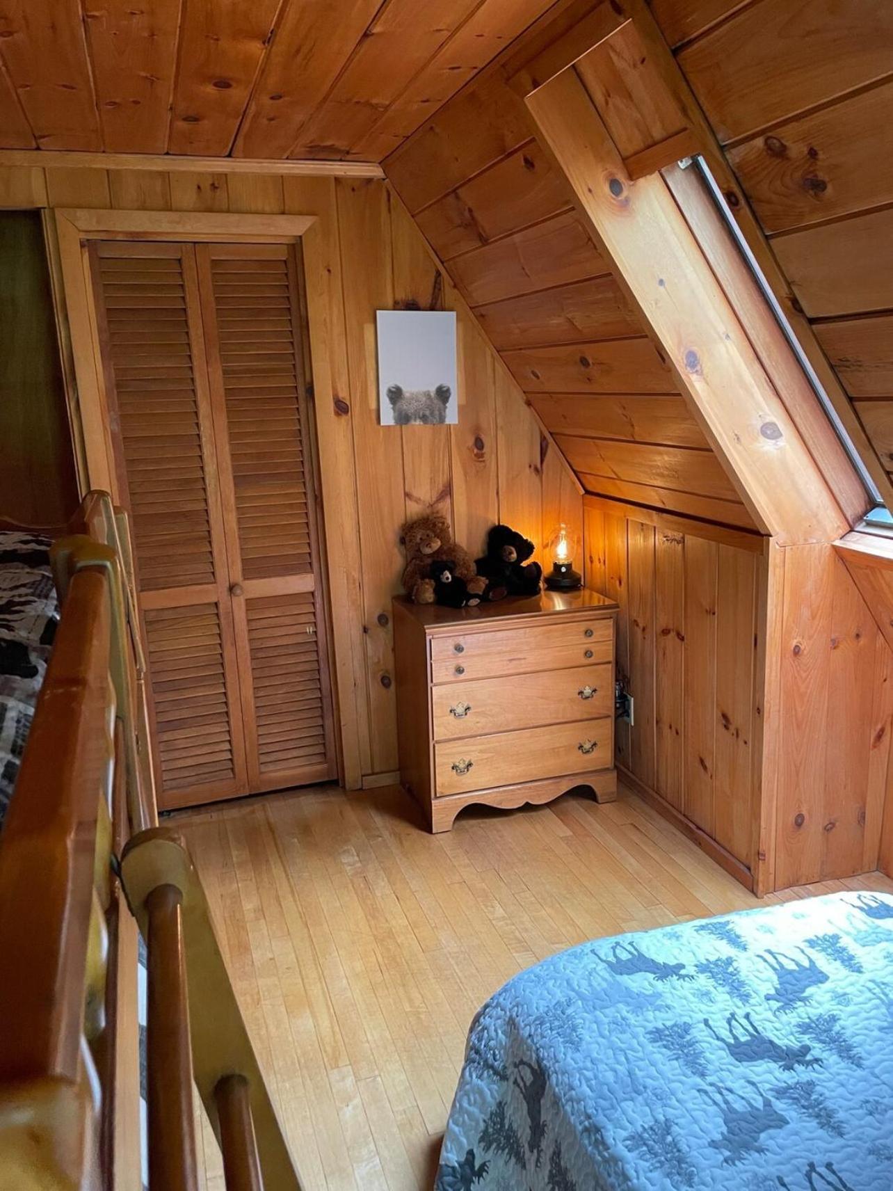 Cozy Log - Dog Friendly