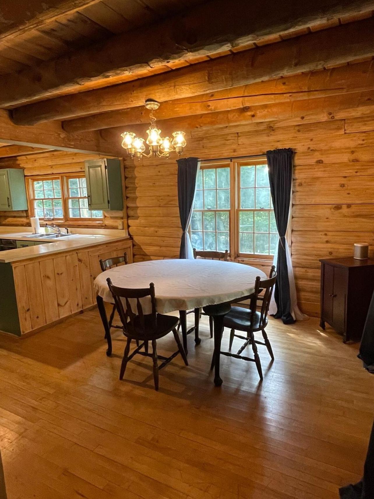 Cozy Log - Dog Friendly Hébergement de vacances Halifax