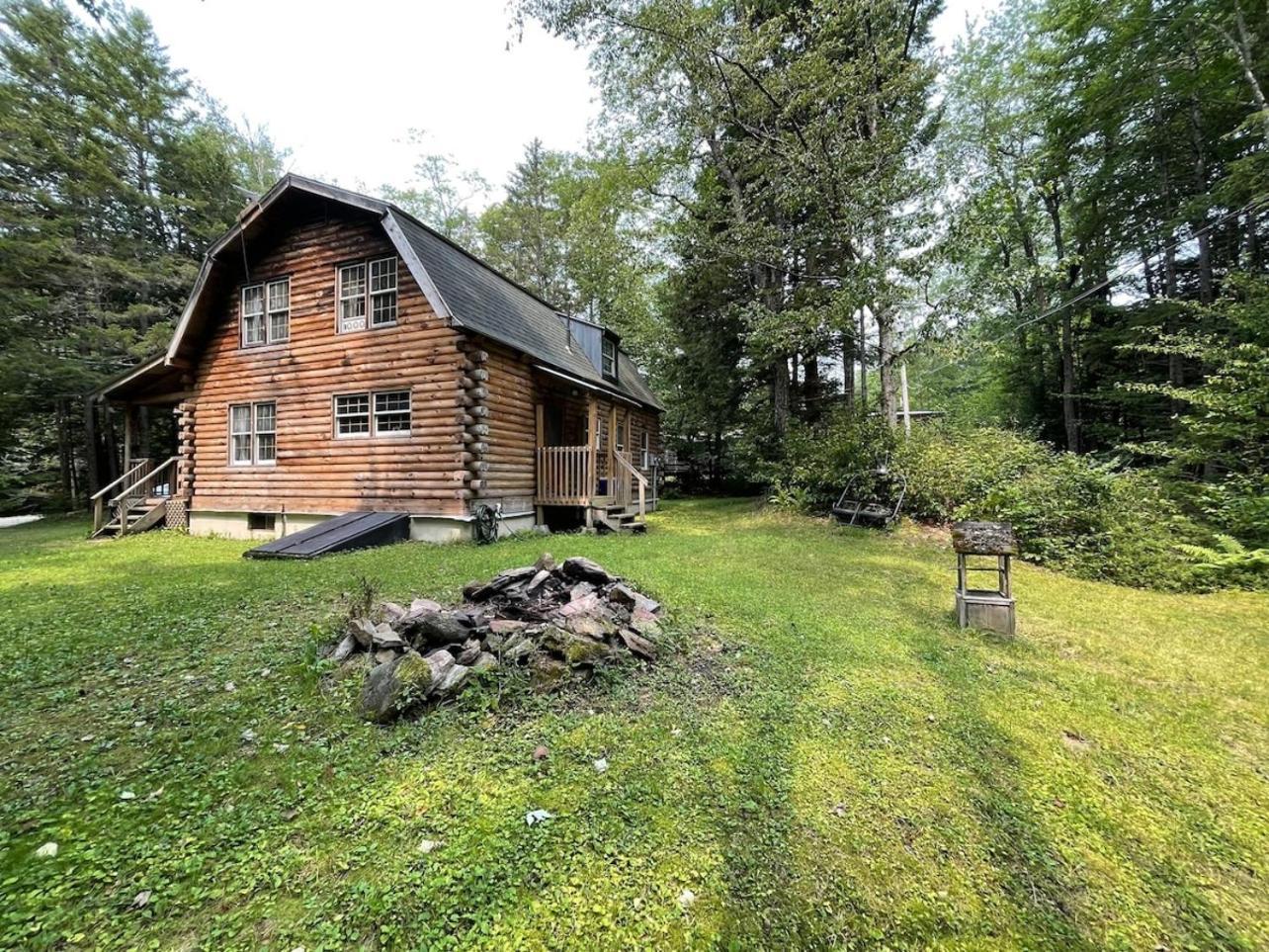 Cozy Log - Dog Friendly